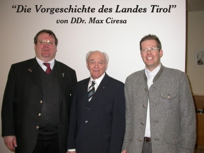 Im Bild von links: Gastgeber Dr. Klaus Köhlertz (Firma AL-KO), Referent DDr.Max Ciresa und Präsident des KC Zillertal Markus Tipotsch