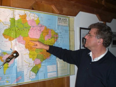 Hermann Grubauer erläutert den Aktionsbereich seiner Tätigkeit in Brasilien 