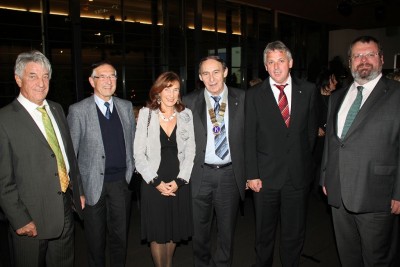 Im Bild von rechts: KC Zillertal Präsident Dr.Klaus Köhlertz, Past Lt.Governor Gerhard Gschwentner, der neue Lt.Governor DI Dr.Herbert Geisler, Margot Kohla KC Innsbruck Amicas, KR Walter Amor und Peter Siller vom KC Zillertal