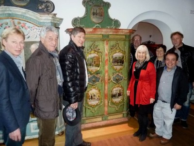 Einige der Teilnehmer mit Gabriela, die die Kiwanier fachkundig durchs Museum führte